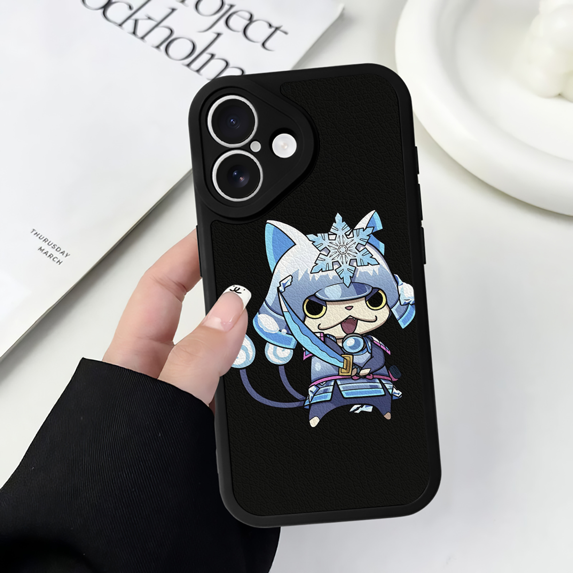 （画像用） 妖怪ウォッチ Yo-kai Watch 【iPhone 16シリーズ対応】シリコンスマホケース（レザー調） 材質：シリコン